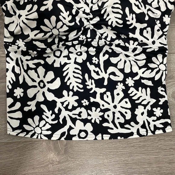 NWOT Lands’ End Black White Tropical Floral Tankini Top Gold Strap Accent 18W - Picture 3 of 12
